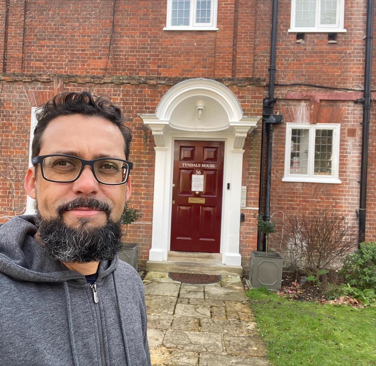 Recebido em Tyndale House